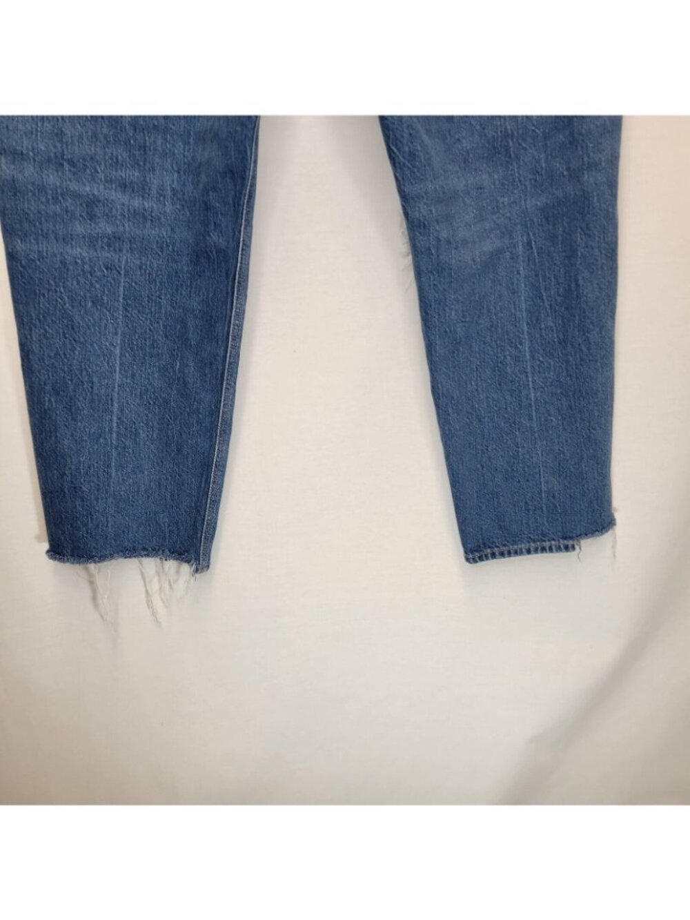 American Eagle Women's Size 16 Jeans Mom Jean Distressed Raw Hem - Picture 4 of 10